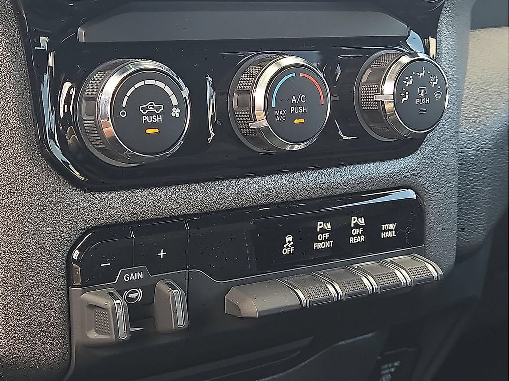 New 2025 RAM 1500 Warlock AWD/4WD image 16