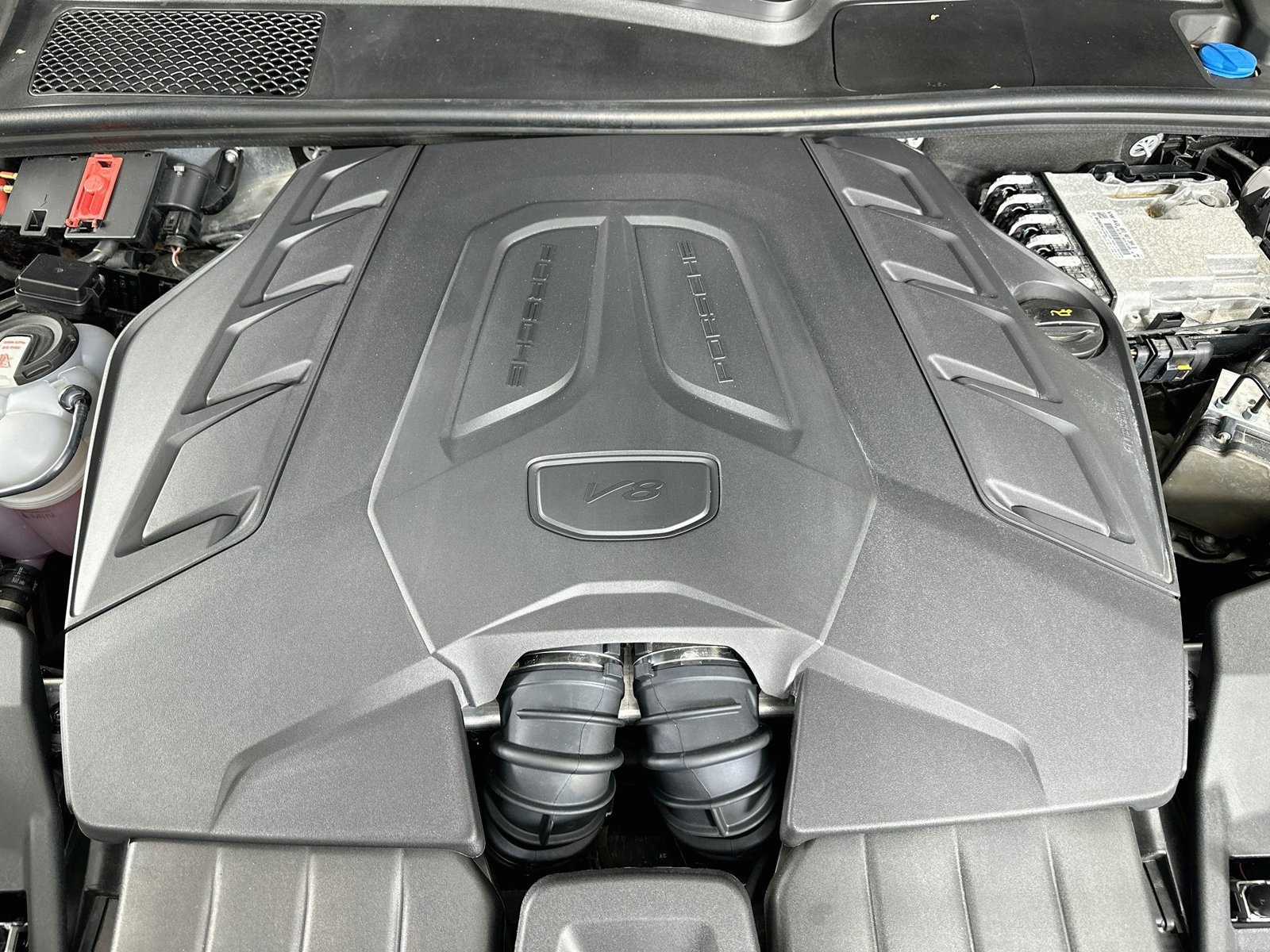 Certified 2025 Porsche Cayenne S AWD/4WD image 13