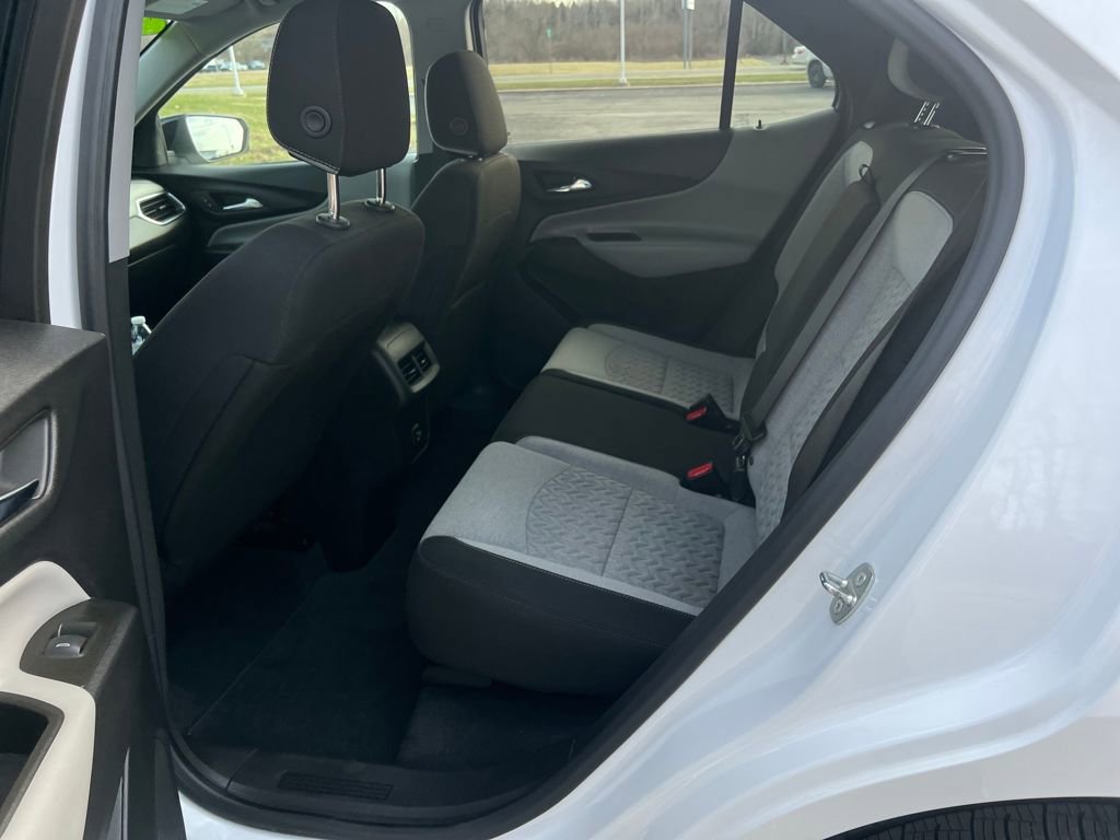 Used 2023 Chevrolet Equinox LS w/ LS Convenience Package image 28