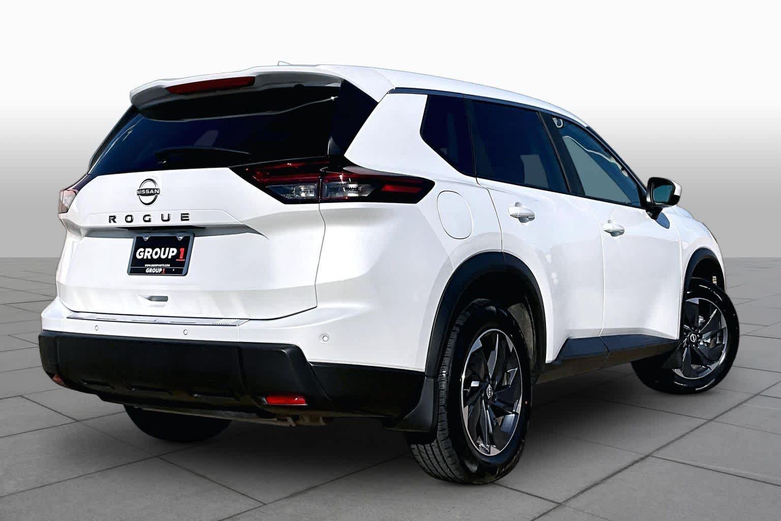 Certified 2026 Nissan Rogue SV FWD image 13