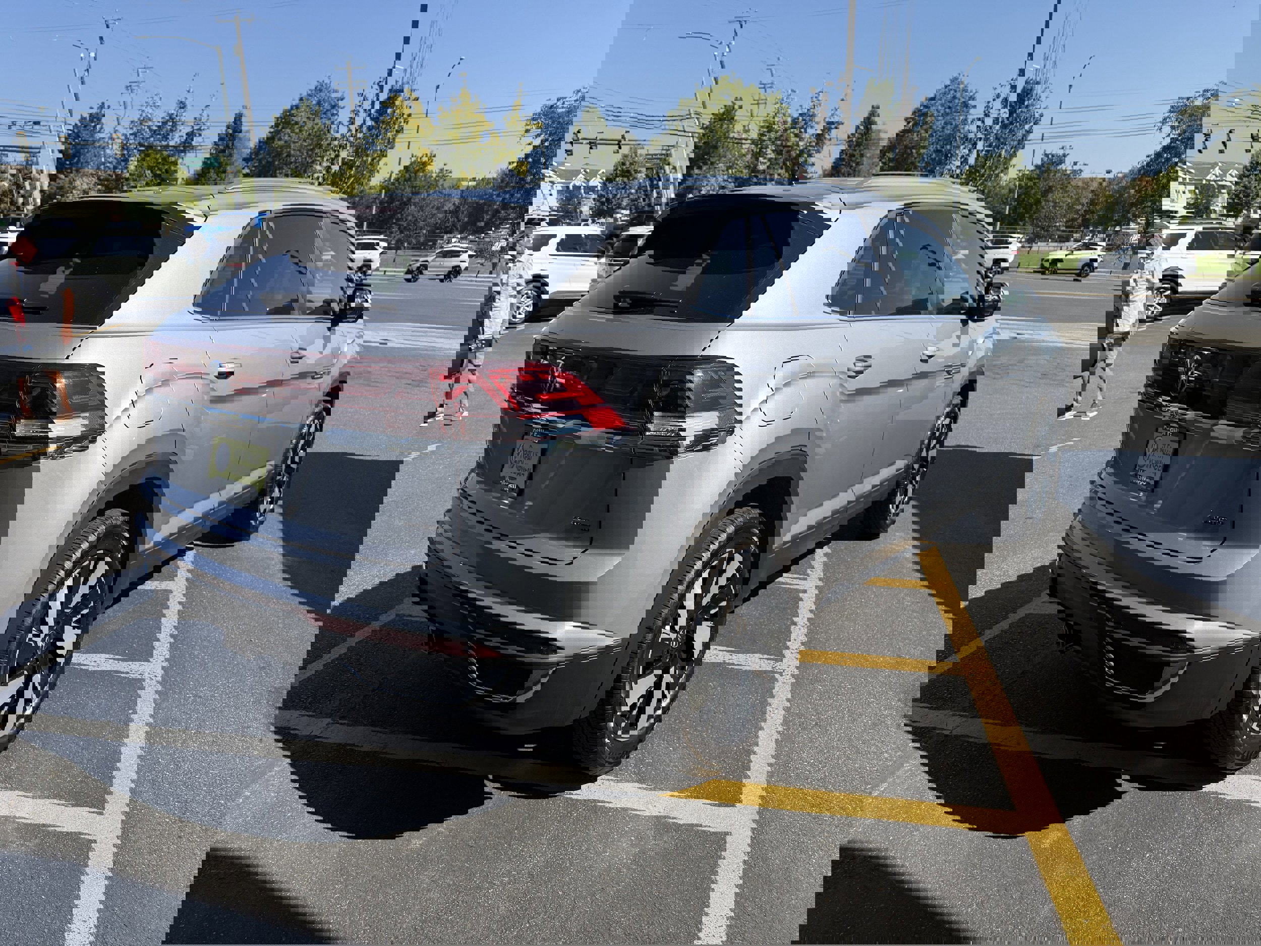 New 2026 Volkswagen Atlas Cross Sport SE image 4