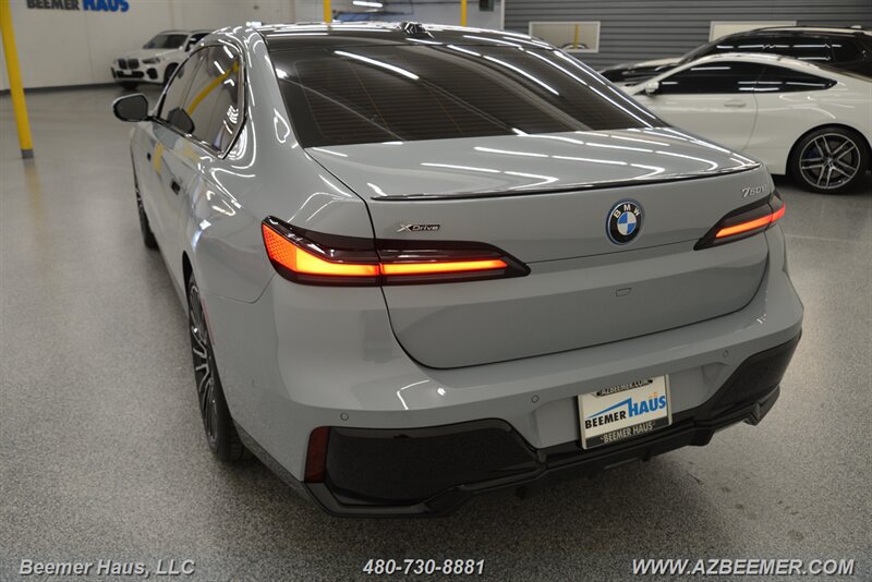 Used 2025 BMW 750e xDrive w/ Premium Package AWD/4WD image 13