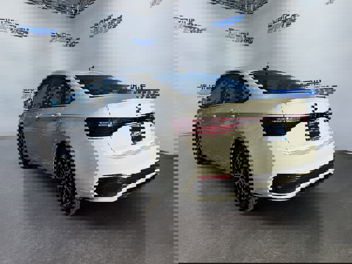 Used 2025 Volkswagen Jetta Sport image 7