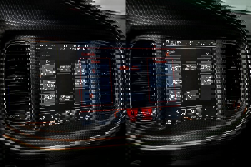 Used 2018 Dodge Charger SRT Hellcat w/ Harman/Kardon Audio Group image 30