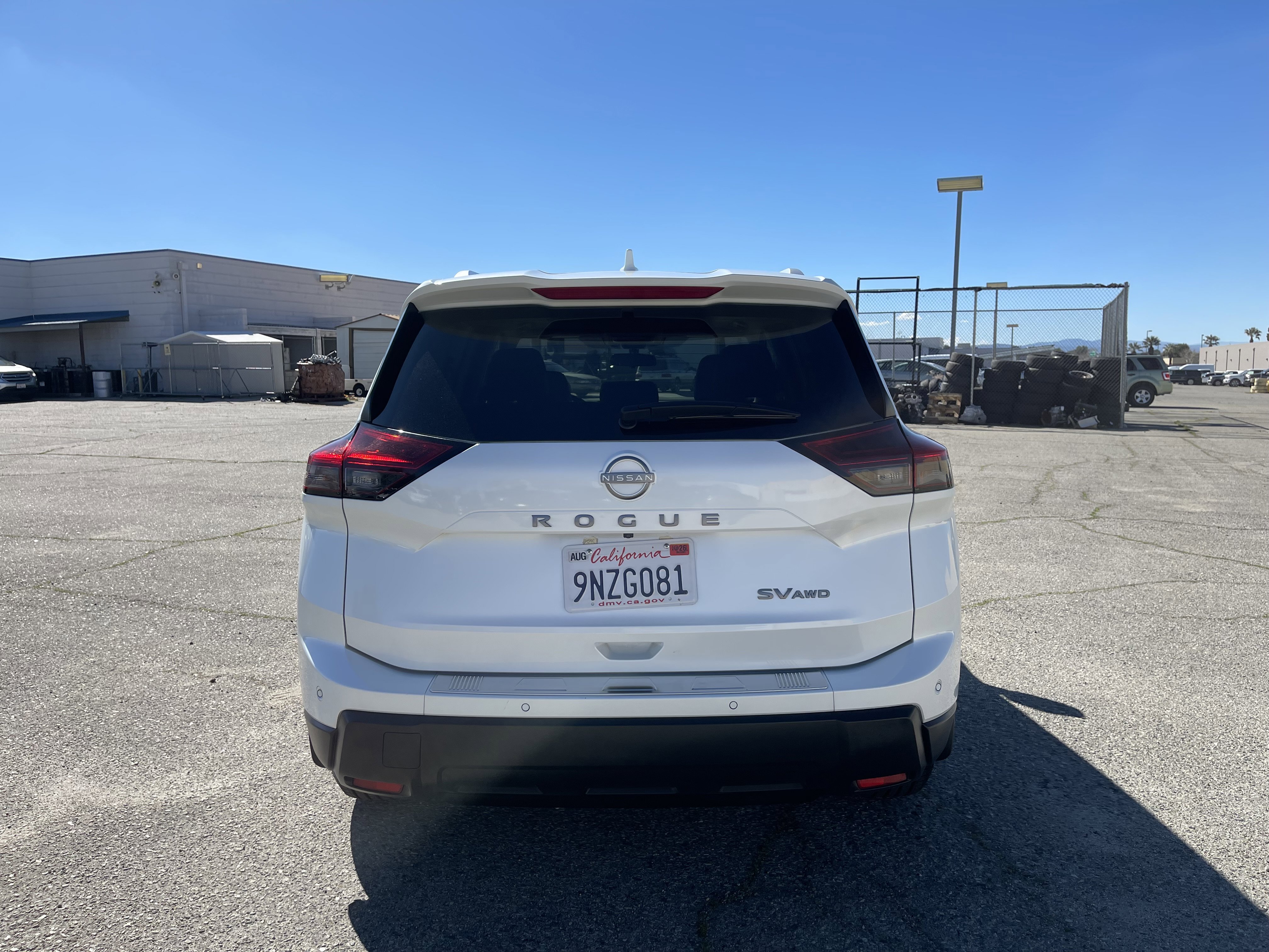 Used 2024 Nissan Rogue SV w/ SV Premium Package image 4