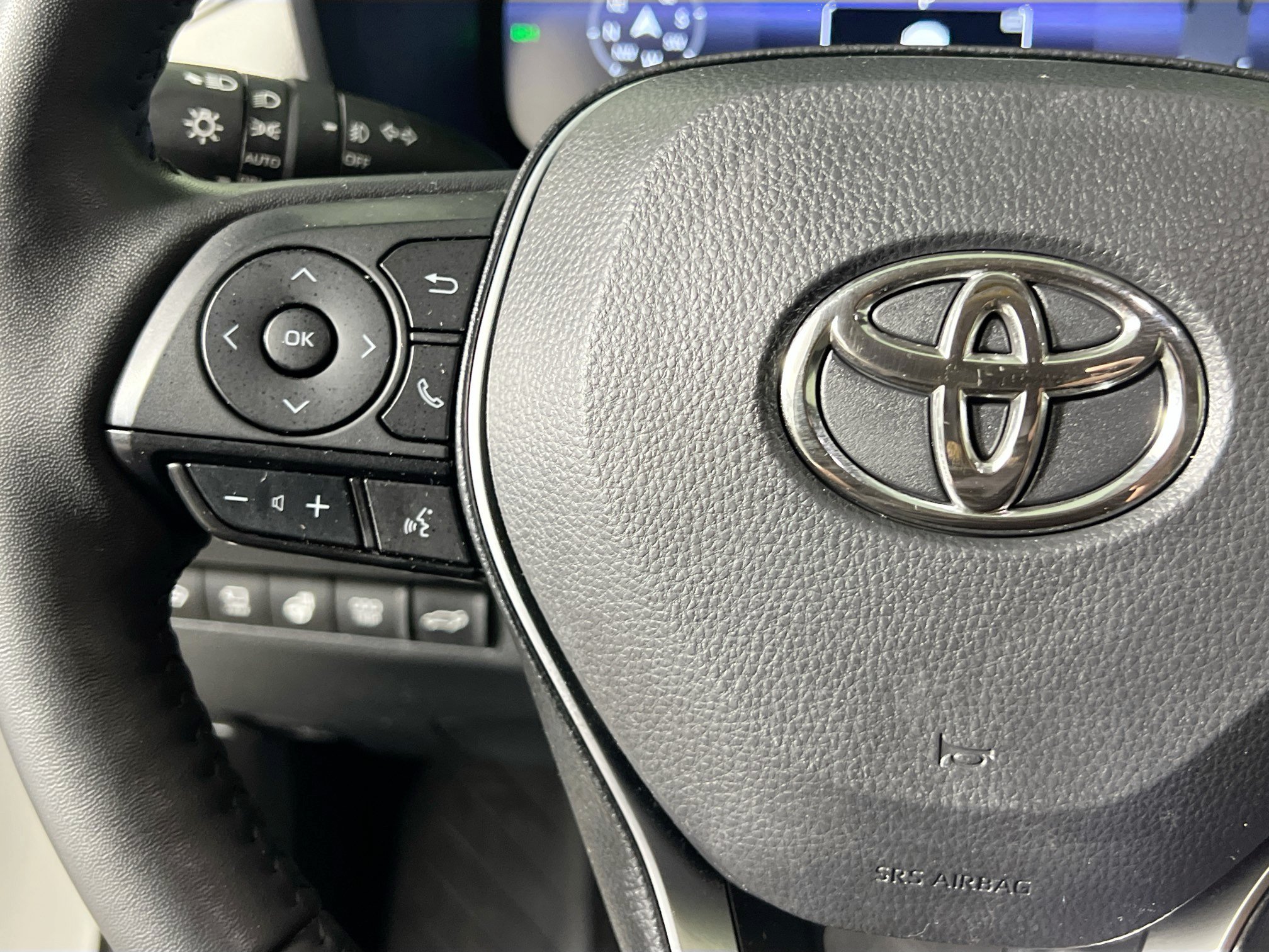 Used 2025 Toyota RAV4 Limited w/ Advanced Technology Package AWD/4WD image 19