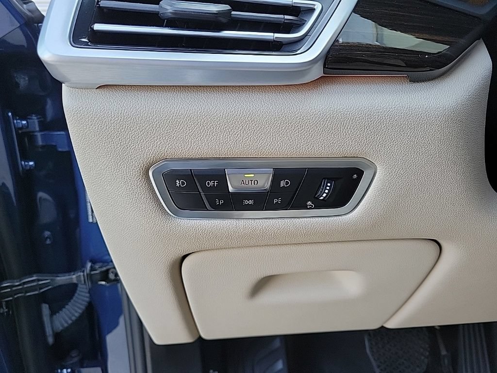 Used 2021 BMW X5 xDrive40i w/ Premium Package AWD/4WD image 32