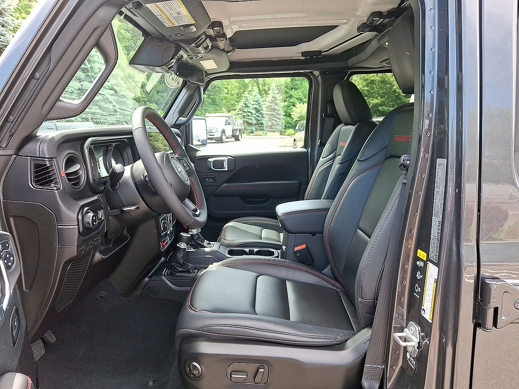 Certified 2024 Jeep Gladiator Rubicon w/ Convenience Group AWD/4WD image 3