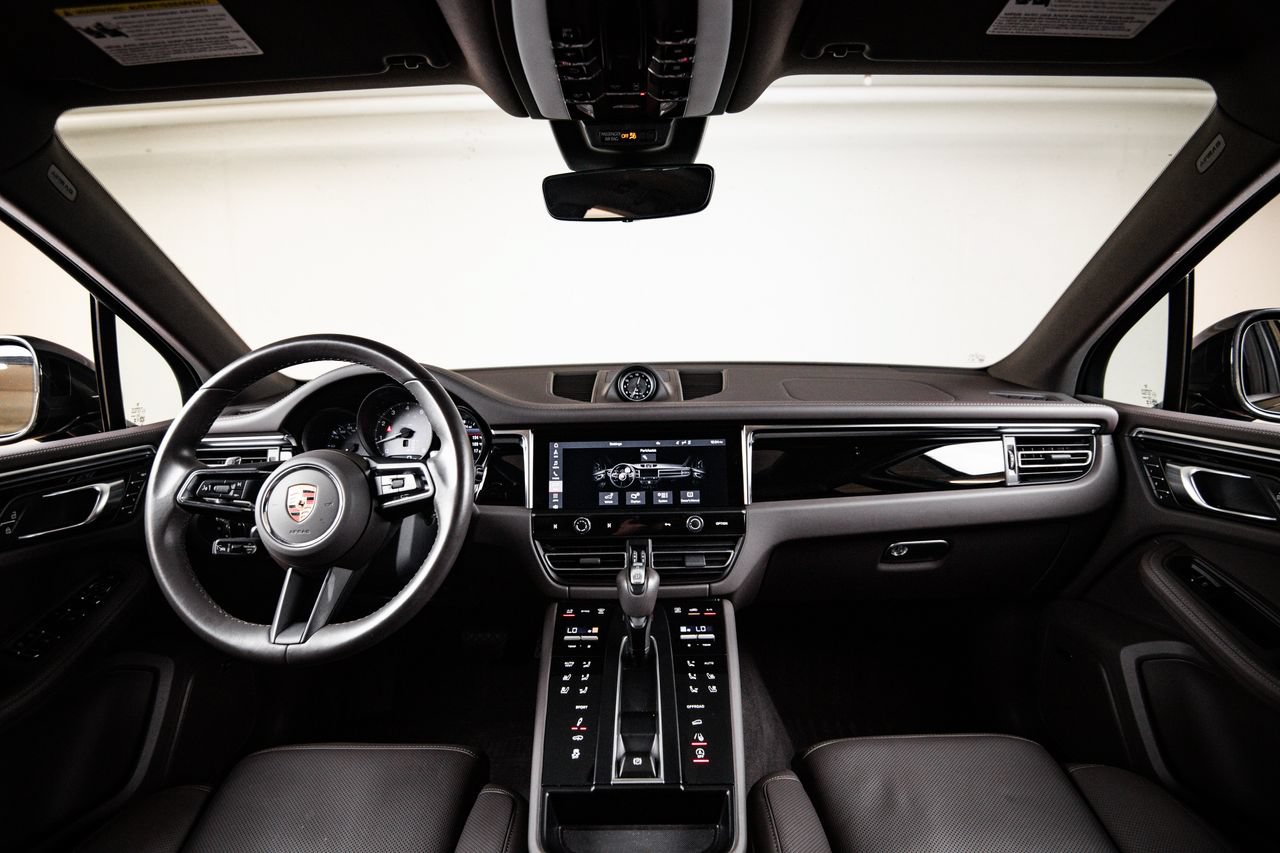 Certified 2024 Porsche Macan S AWD/4WD image 25