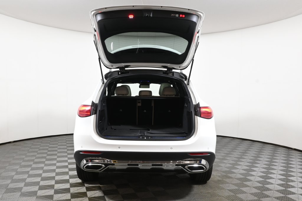 Used 2026 Mercedes-Benz GLC 300 4MATIC image 33