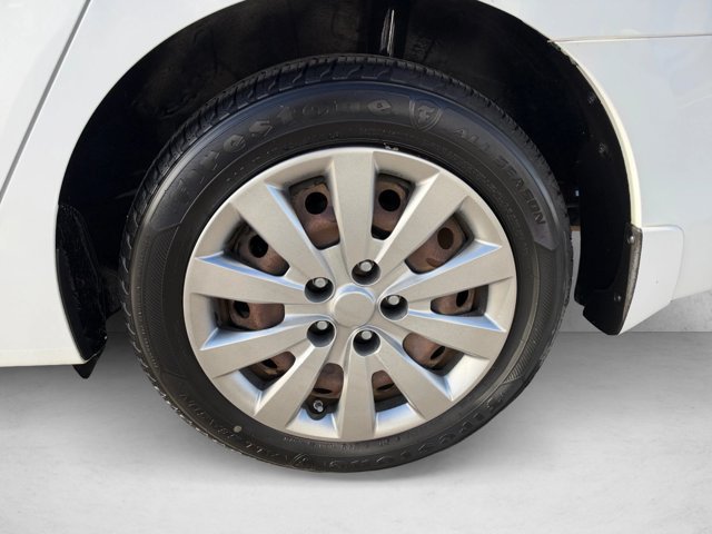 Used 2015 Nissan Sentra SV w/ Navigation Package FWD image 23