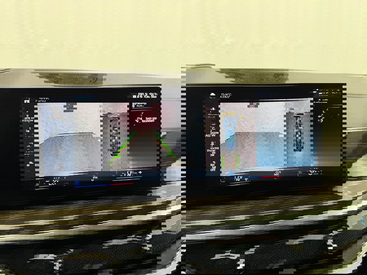 Used 2023 BMW X7 xDrive40i w/ Premium Package image 37