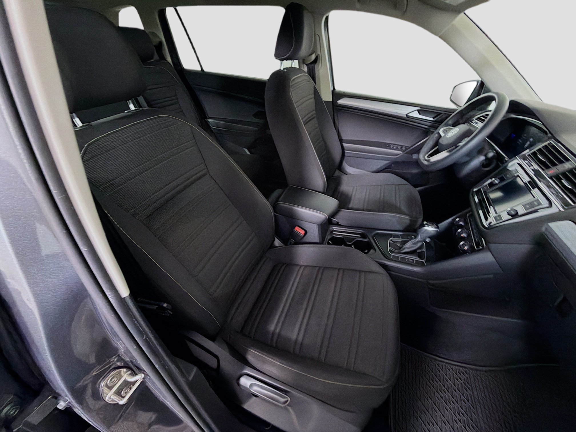 Used 2022 Volkswagen Tiguan S FWD image 29