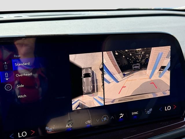 New 2026 Chevrolet Traverse Z71 w/ Driver Confidence Package image 15