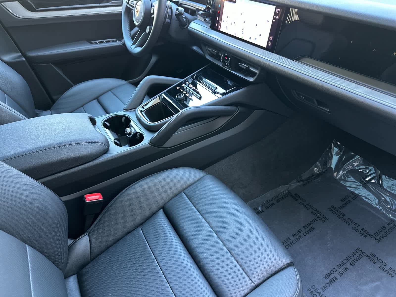 Certified 2025 Porsche Cayenne image 17