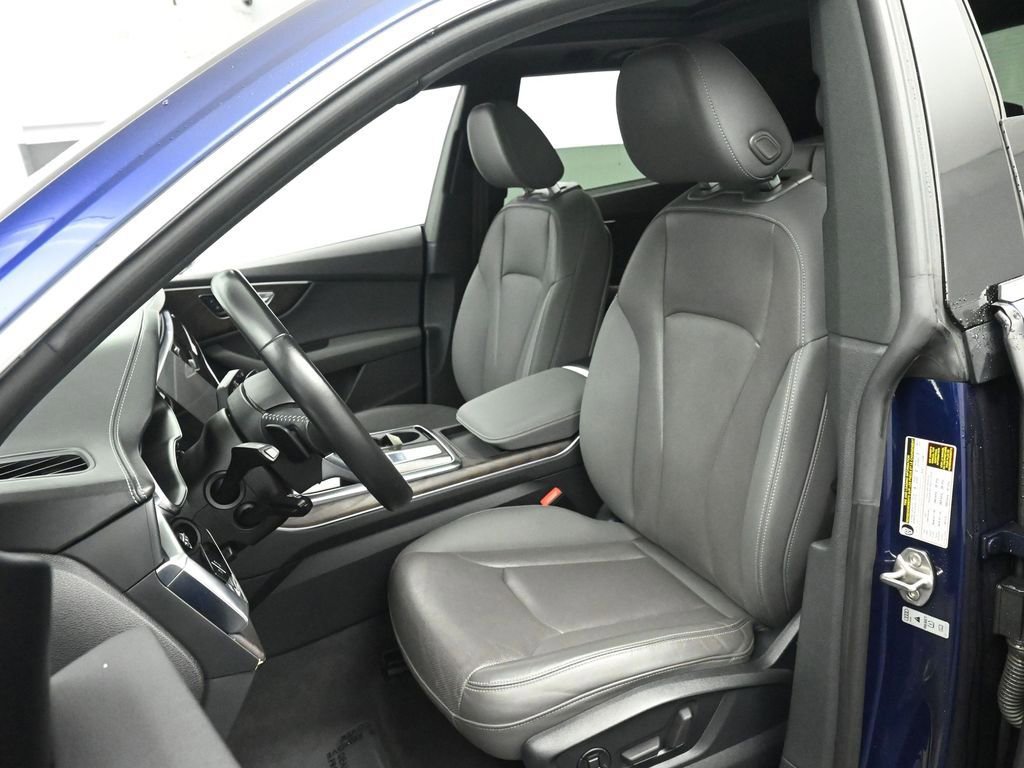 Used 2020 Audi Q8 Prestige w/ Prestige Package image 13