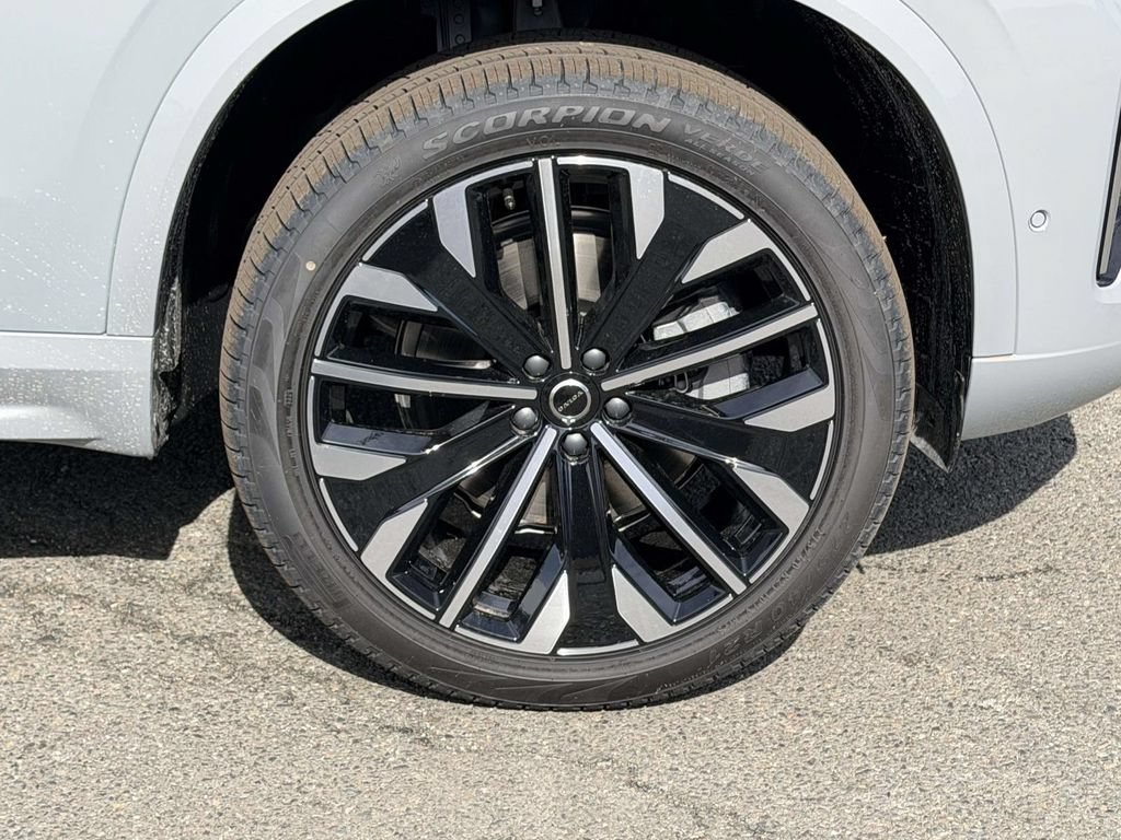 New 2026 Volvo XC90 B6 Plus w/ Protection Package Premier AWD/4WD image 24