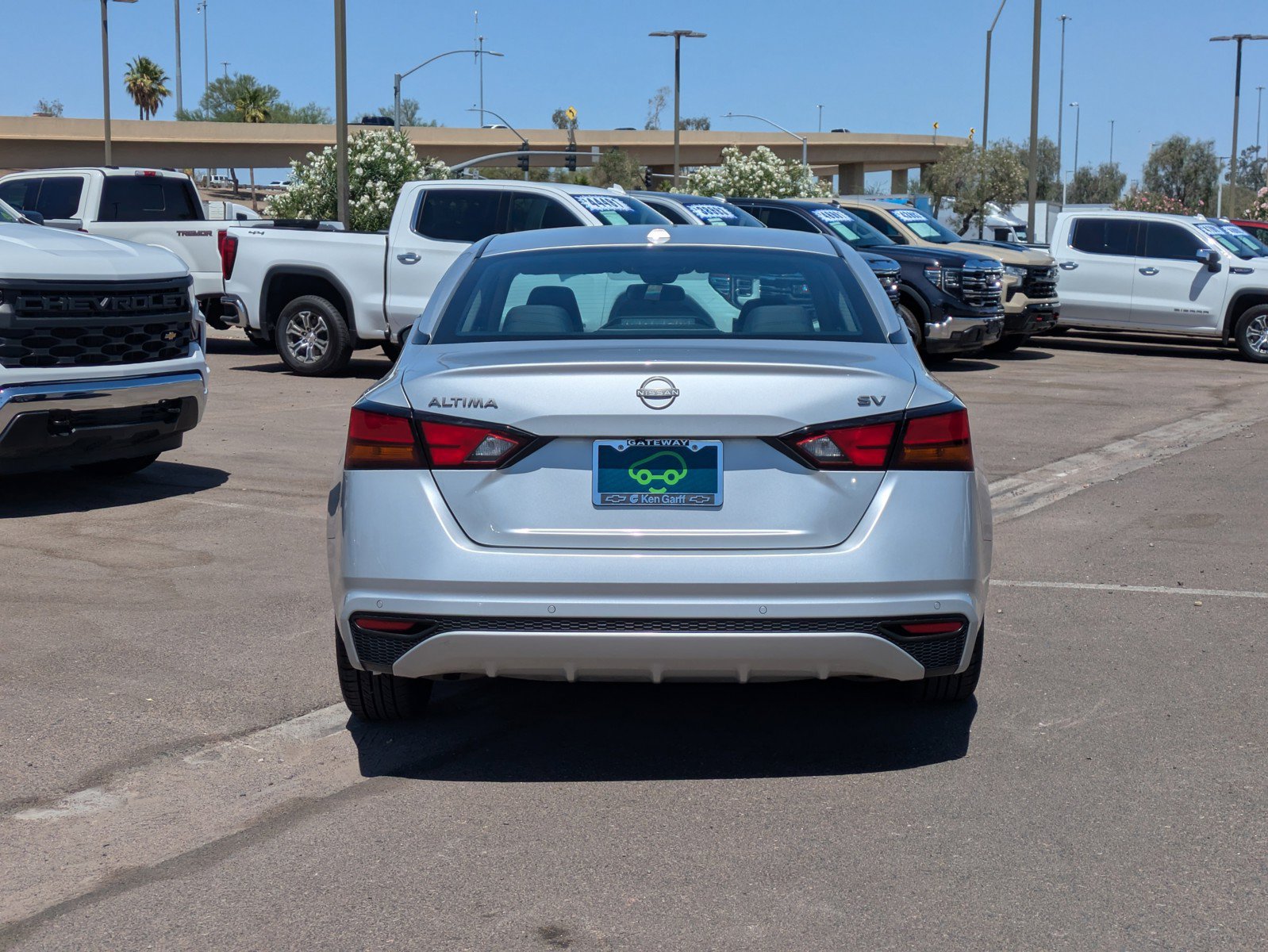 Used 2024 Nissan Altima 2.5 SV FWD image 4