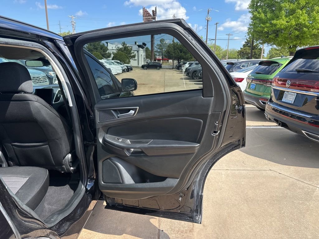 Used 2023 Ford Edge SE w/ Black Appearance Package AWD/4WD image 18