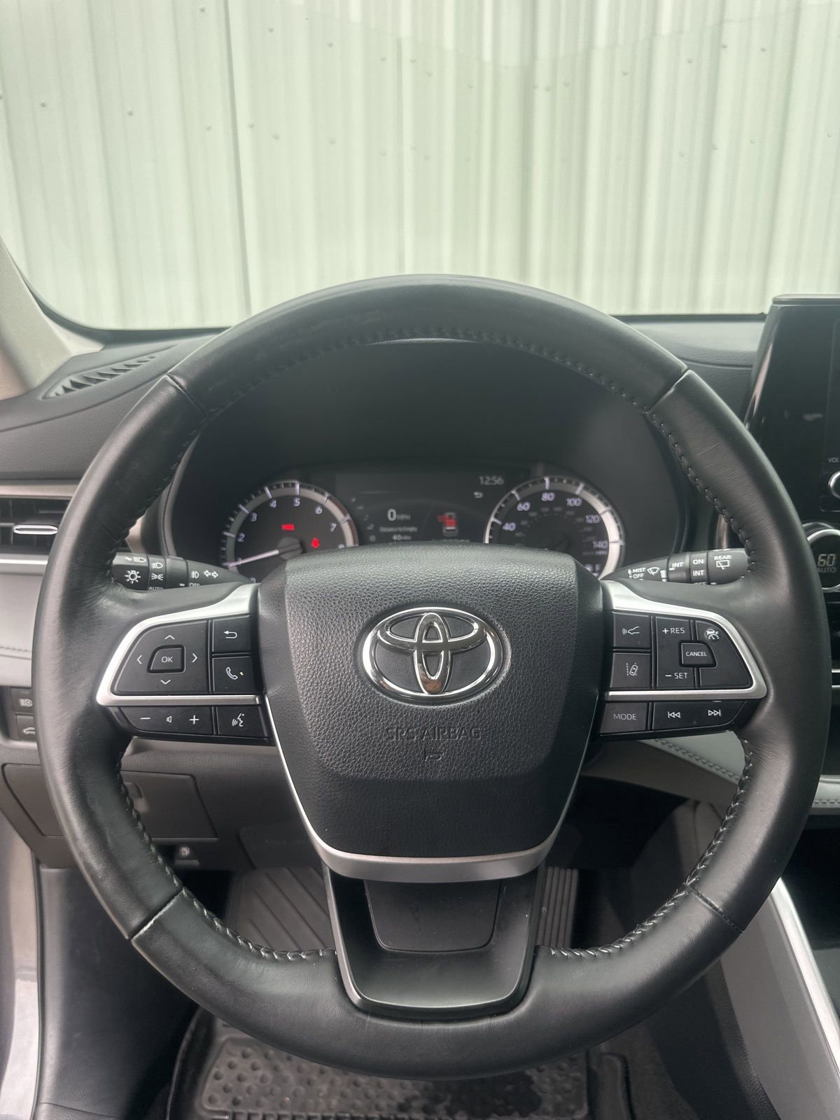 Used 2023 Toyota Highlander LE image 20