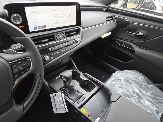 New 2025 Lexus ES 350 Ultra Luxury image 33