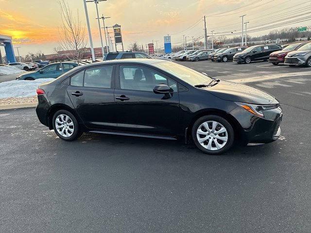 Certified 2023 Toyota Corolla LE image 4