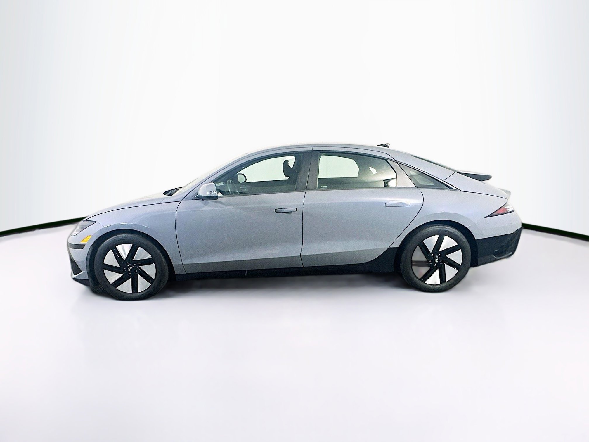 Used 2024 Hyundai Ioniq 6 SEL RWD image 4