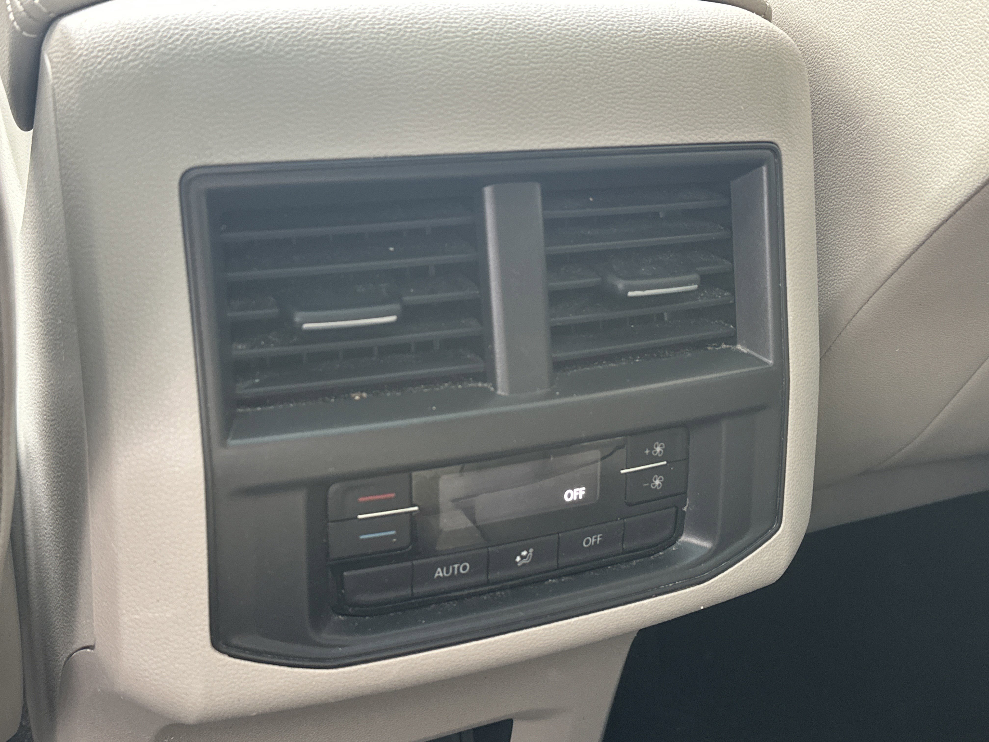 Used 2022 Volkswagen Atlas SE image 24