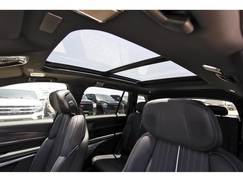 New 2027 Cadillac Vistiq Luxury AWD/4WD image 24