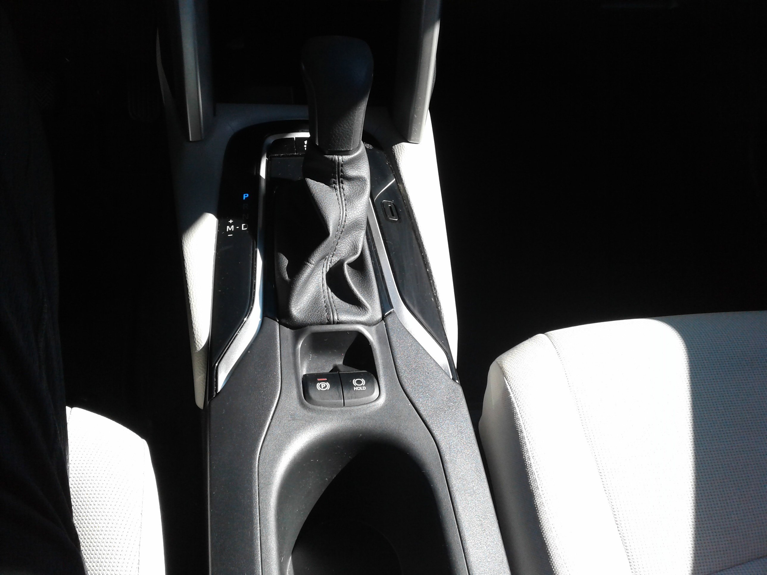 Used 2024 Toyota Corolla Cross LE image 17