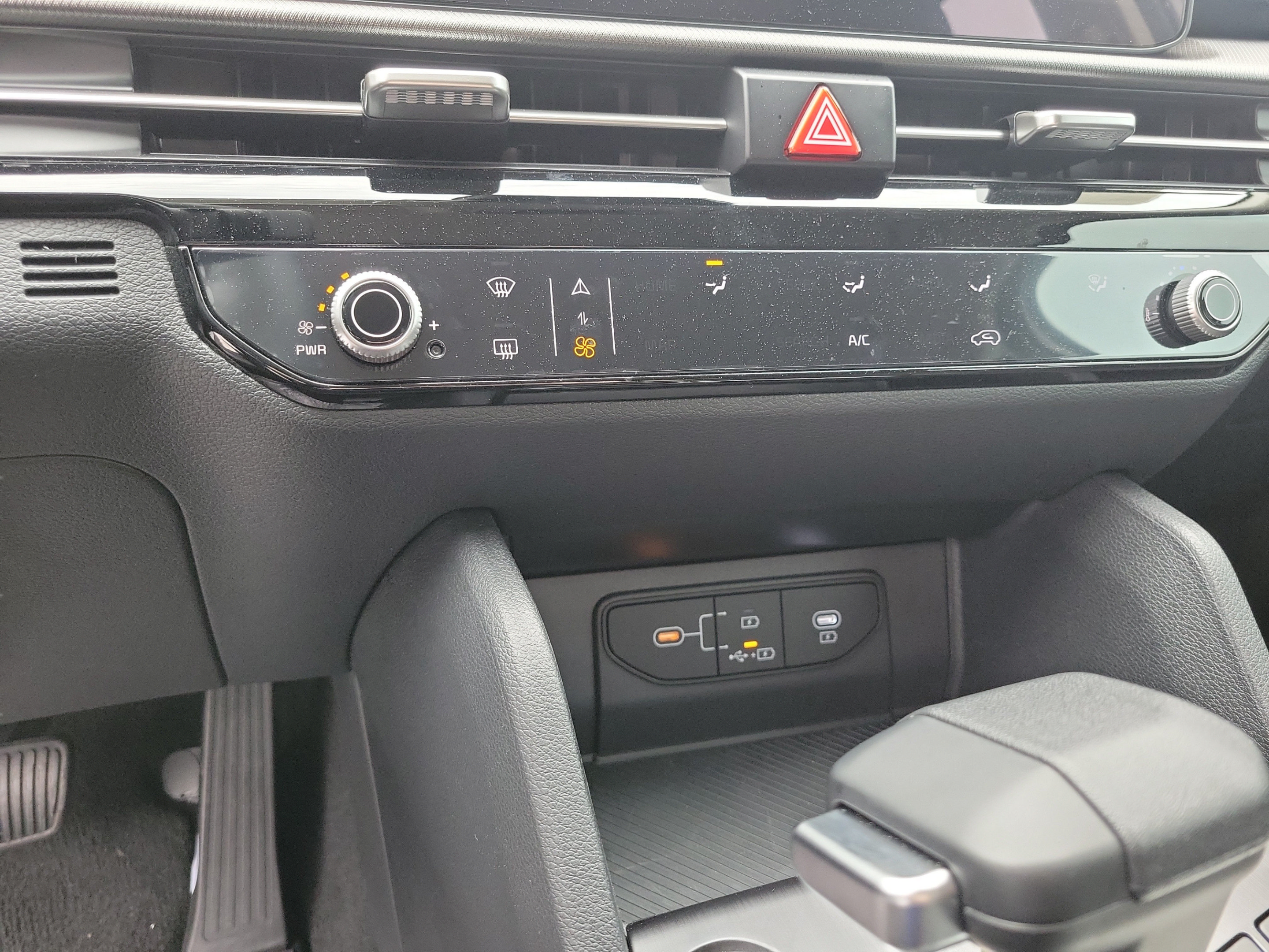 New 2026 Kia Sportage LX FWD image 18