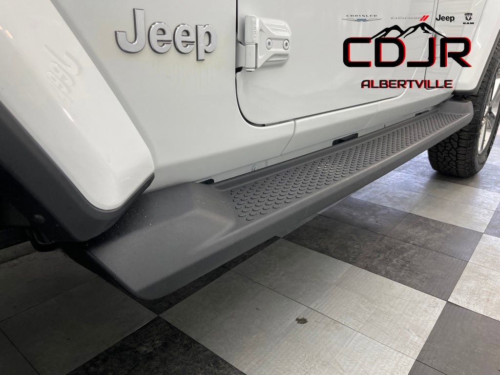 Used 2020 Jeep Wrangler Unlimited Sahara image 15