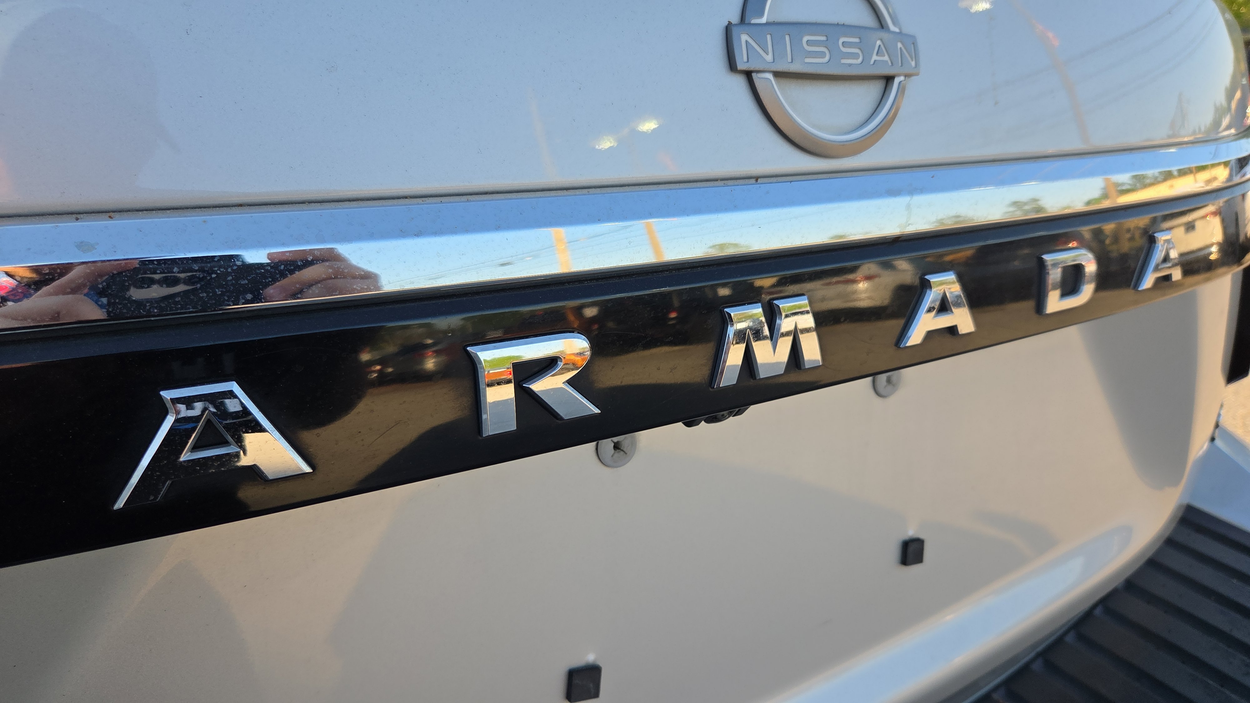 Used 2024 Nissan Armada SL w/ Captain's Chairs Package image 16