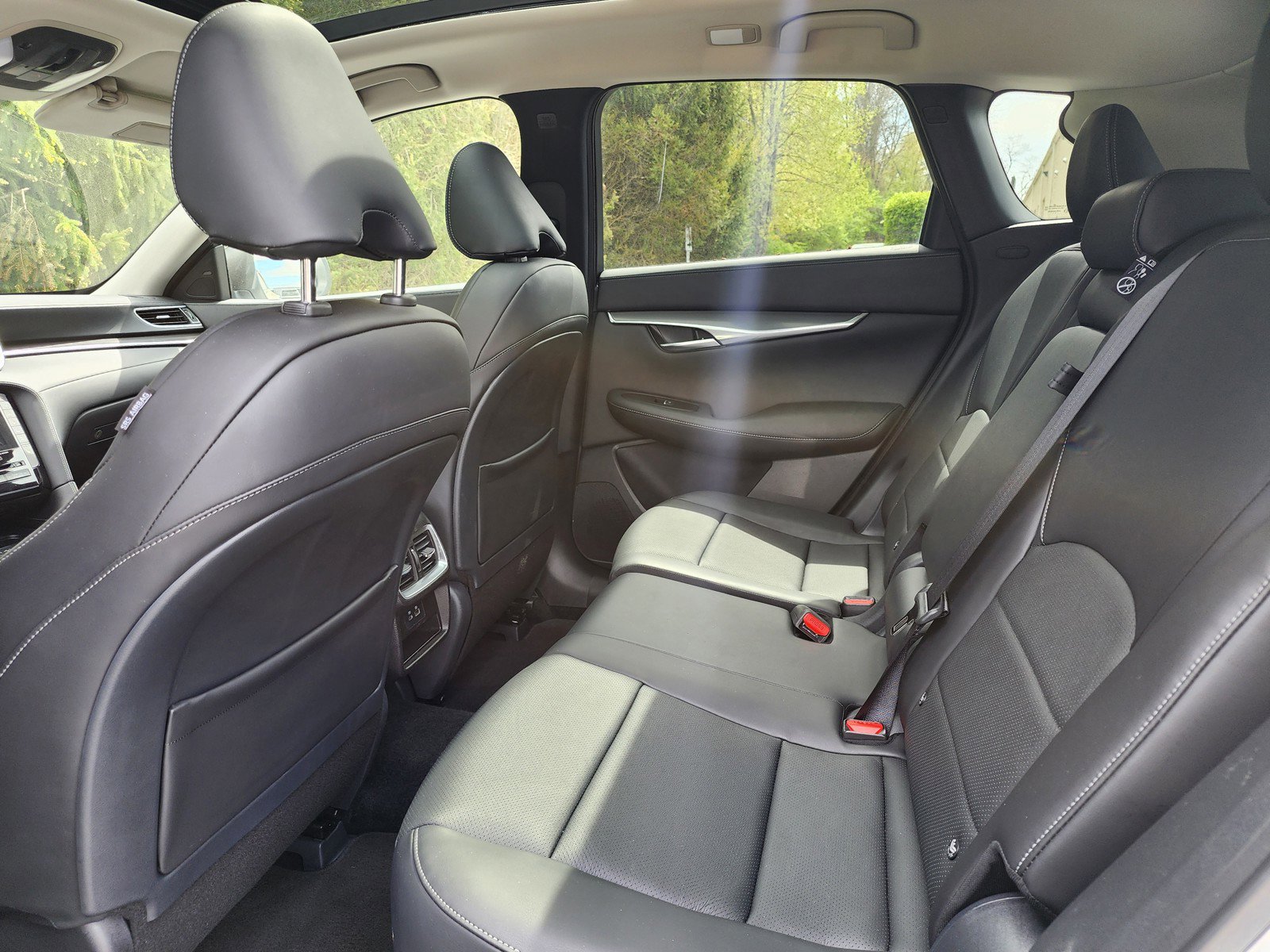 Certified 2025 INFINITI QX50 Luxe image 9