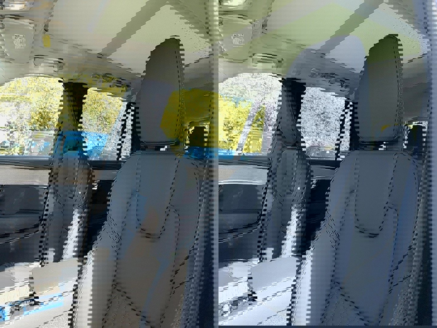 New 2025 Volvo XC90 T8 Core w/ Protection Package image 13