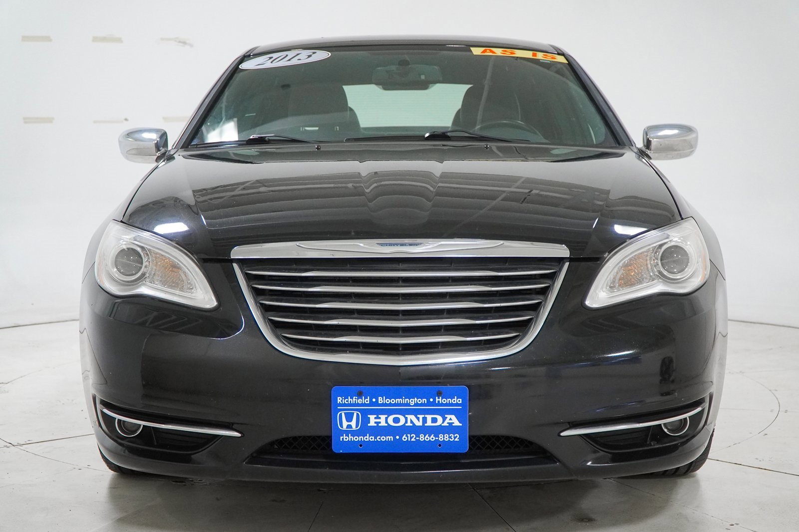 Used 2013 Chrysler 200 Limited image 2