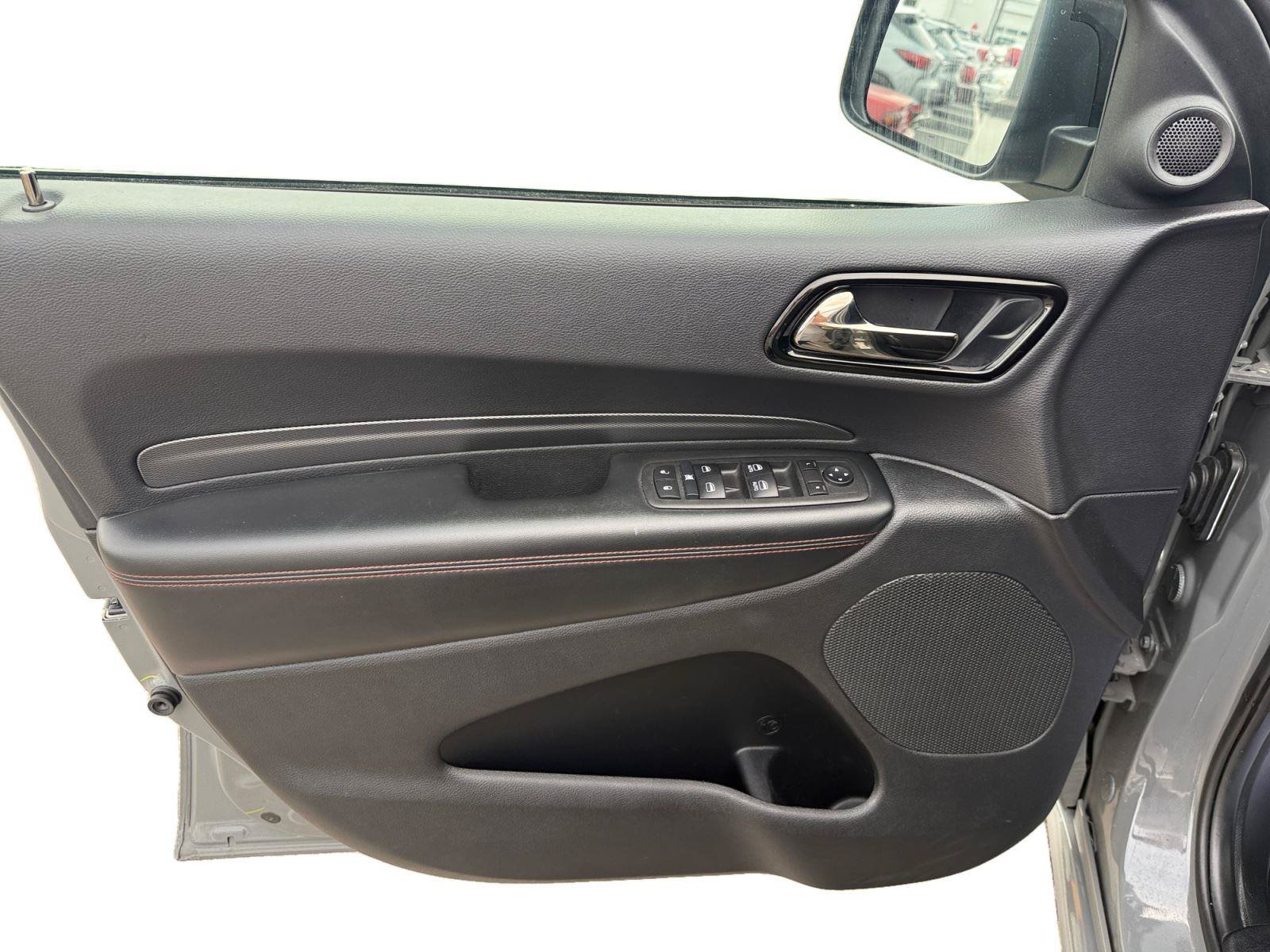 Used 2025 Dodge Durango GT AWD/4WD image 9