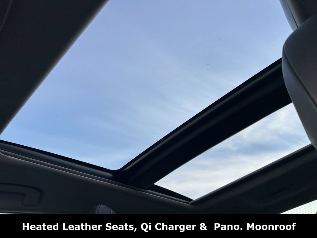 Used 2020 Toyota Camry XSE image 3