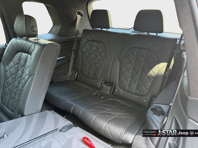 Used 2025 BMW X7 xDrive40i w/ M Sport Package image 31