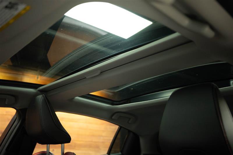 Used 2026 Toyota Prius Plug-In Hybrid image 32