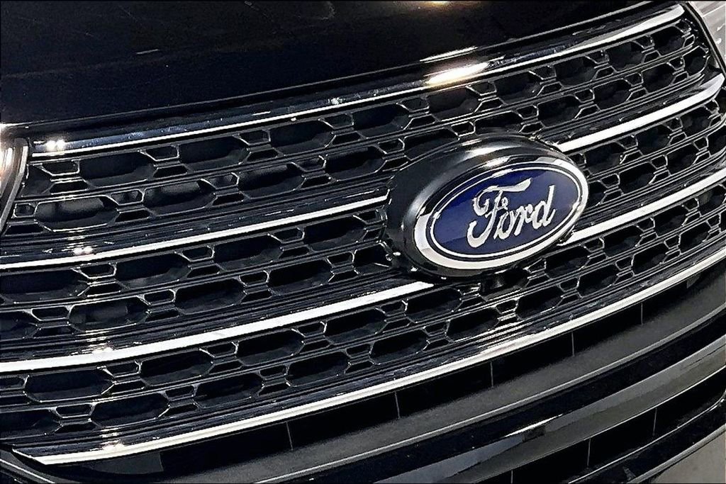 Used 2023 Ford Explorer XLT w/ Equipment Group 202A image 37