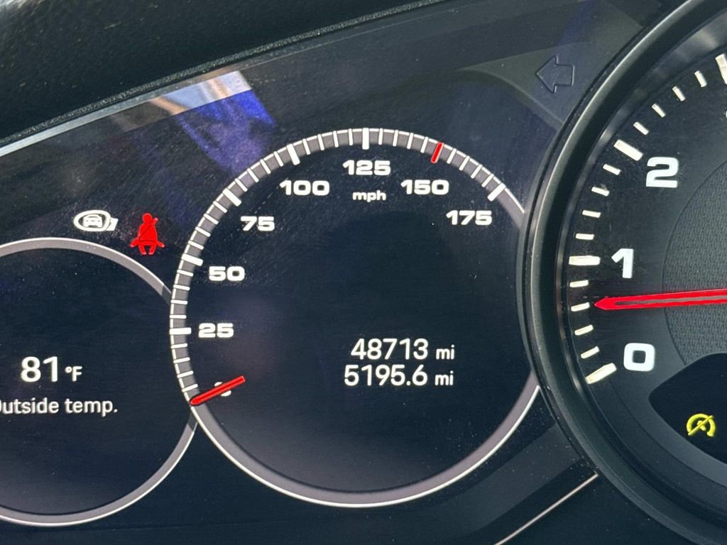 Used 2022 Porsche Cayenne Platinum Edition image 40