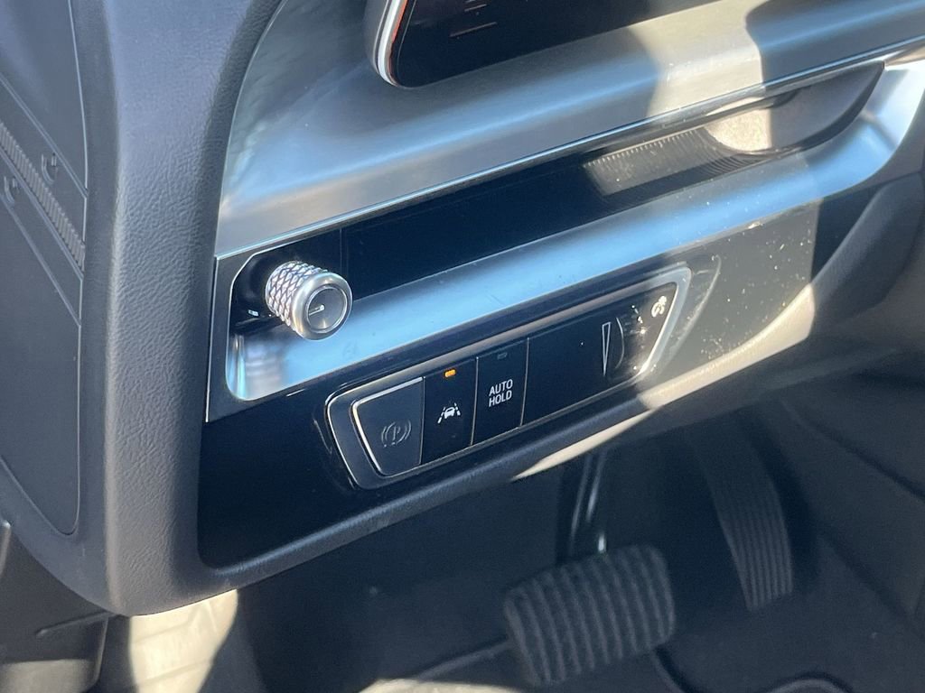 Used 2026 Cadillac Lyriq Premium Luxury image 27