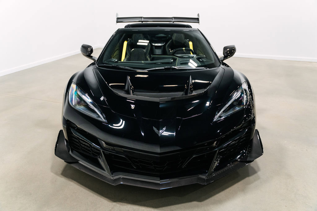 Used 2026 Chevrolet Corvette ZR1 w/ ZR1 Carbon Fiber Aero Package image 4