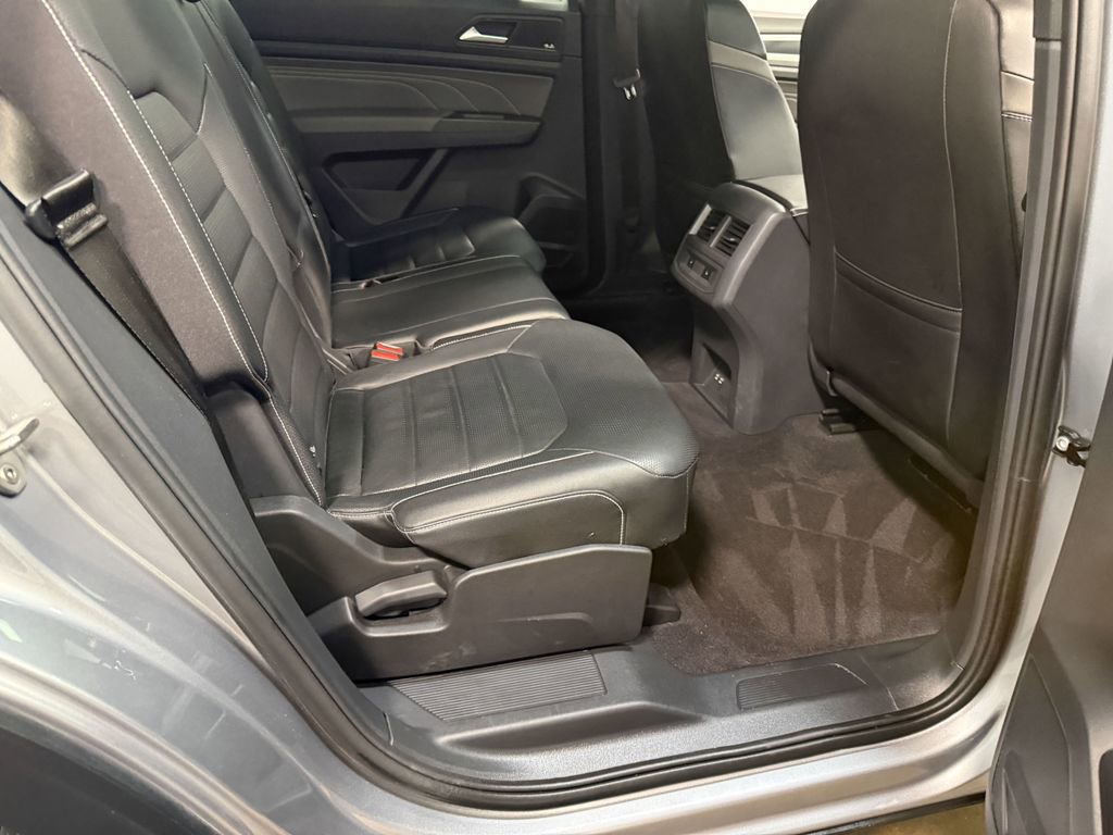 Used 2023 Volkswagen Atlas Cross Sport SEL Premium R-Line image 66