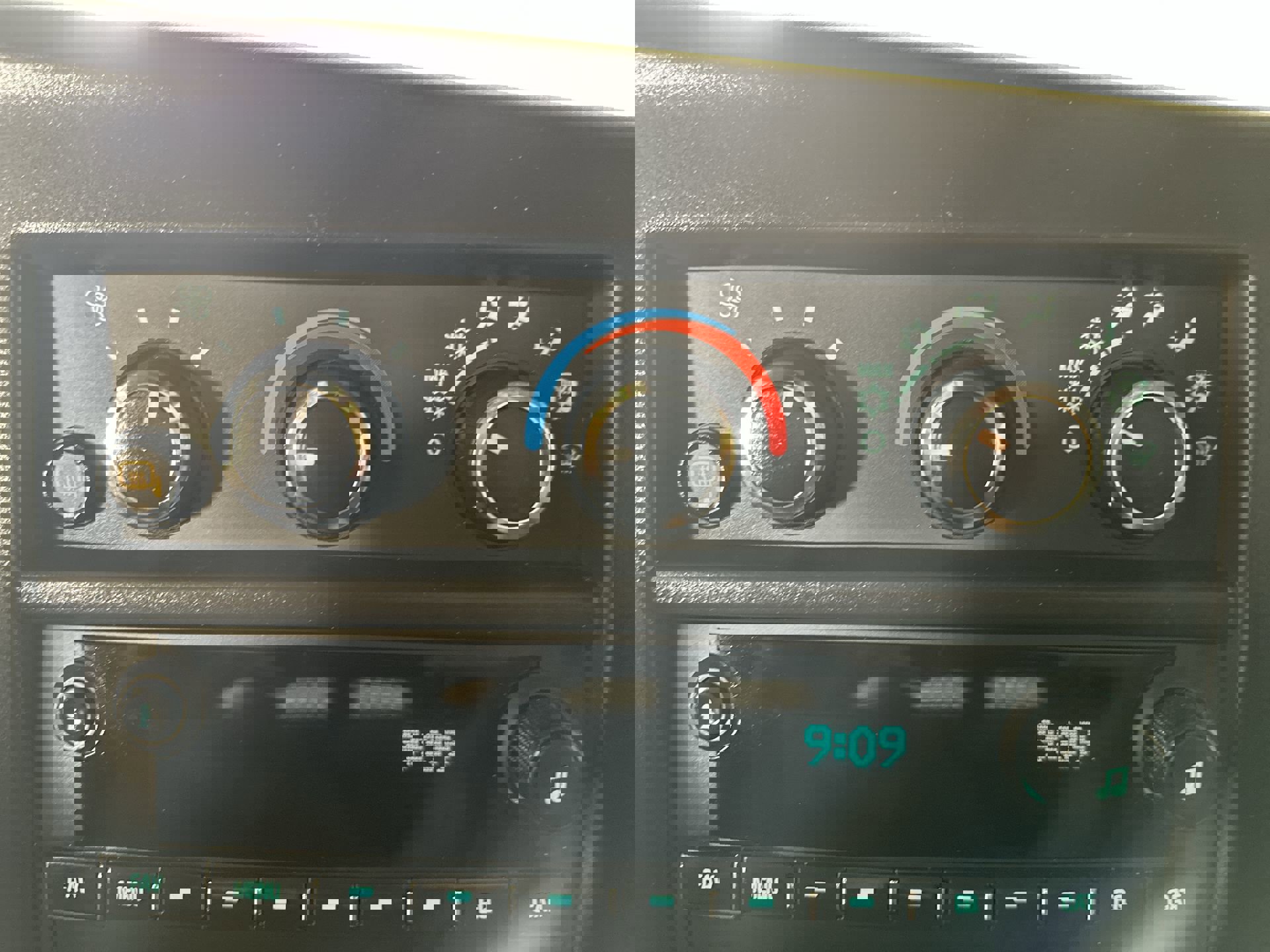 Used 2022 Chevrolet Express 2500 w/ Driver Convenience Package image 23