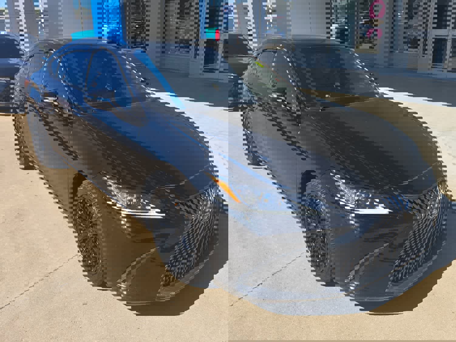 Used 2019 Lexus ES 350 w/ Premium Package image 3