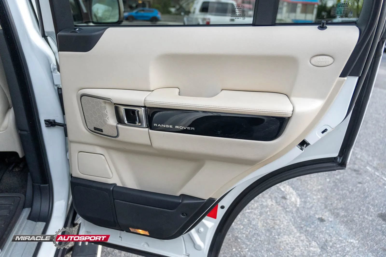 Used 2012 Land Rover Range Rover Supercharged AWD/4WD image 35
