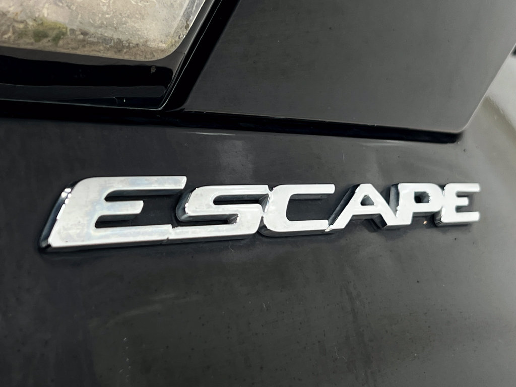 Used 2017 Ford Escape SE w/ Equipment Group 201A AWD/4WD image 39
