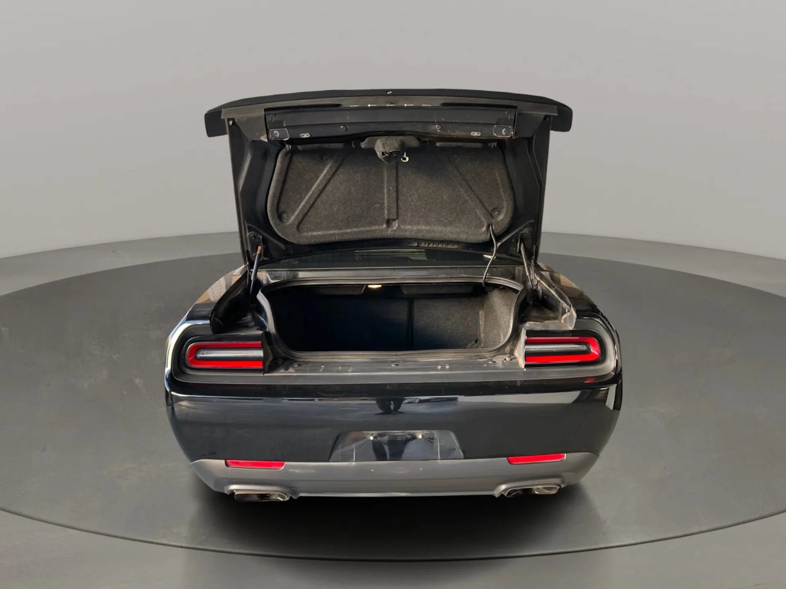 Used 2018 Dodge Challenger R/T w/ Blacktop Package RWD image 16